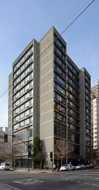 Edge Water Apartments in Sacramento, CA - Building Photo