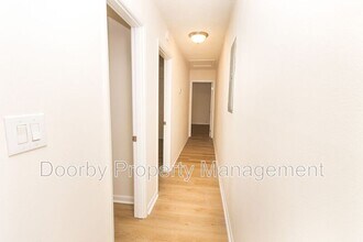 4716 Tomahawk Trail in Chattanooga, TN - Foto de edificio - Building Photo