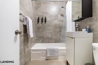 265 College St, Unit 04L in New Haven, CT - Building Photo - Building Photo