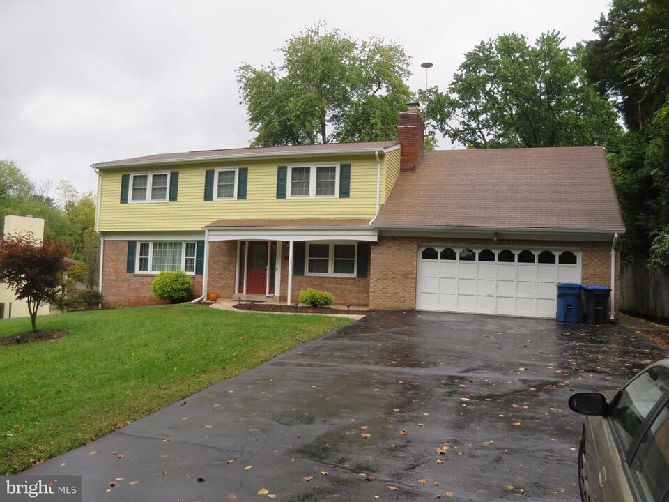 6322 Linway Terrace in McLean, VA - Building Photo