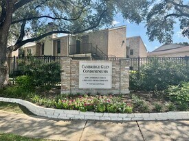 8100 Cambridge St in Houston, TX - Building Photo