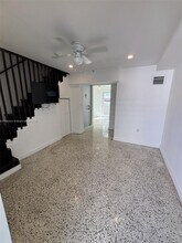 560 NW 1st St in Miami, FL - Building Photo - Building Photo