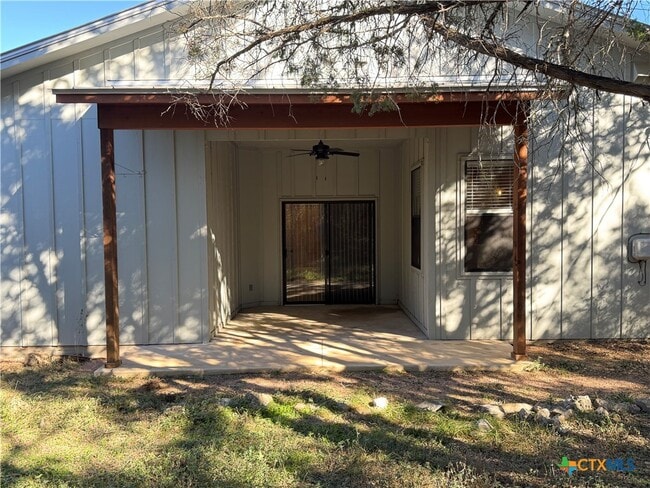 300 Hugo Rd in San Marcos, TX - Building Photo - Building Photo