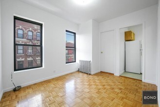 164 Mott St in New York, NY - Building Photo - Building Photo