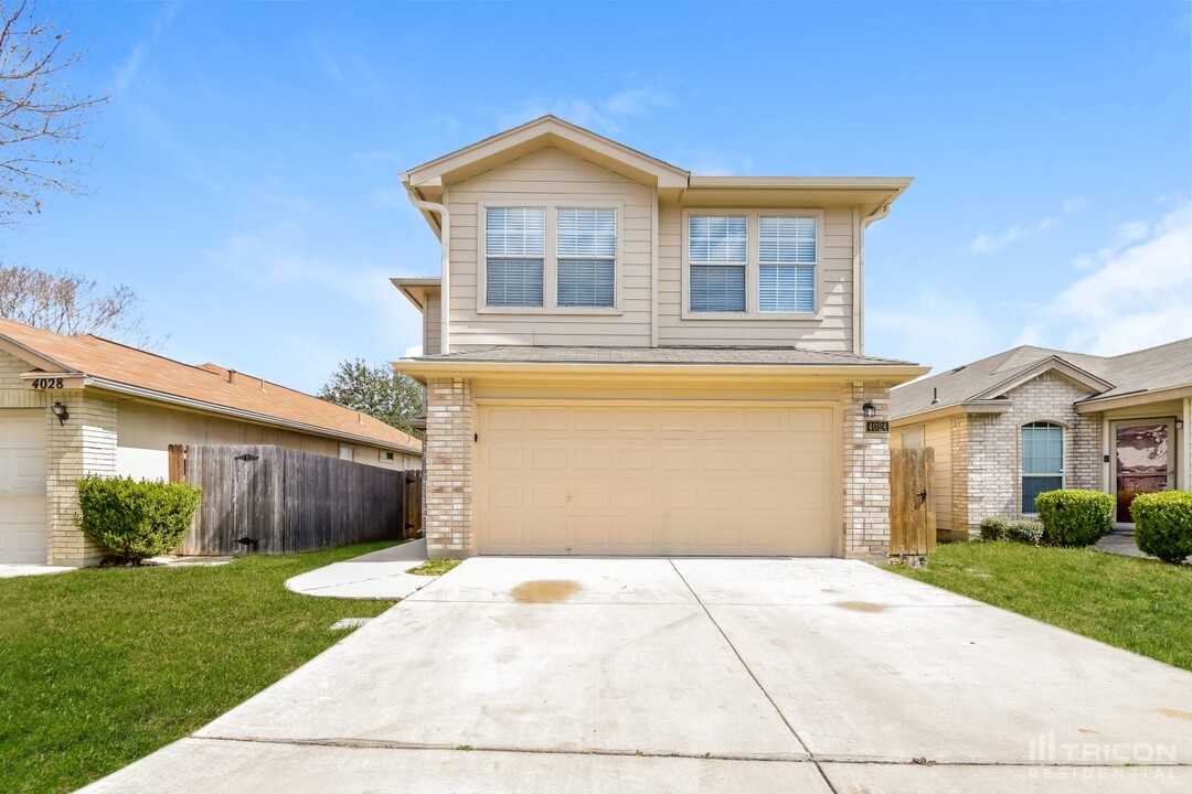 4024 Nettle Brook in San Antonio, TX - Building Photo