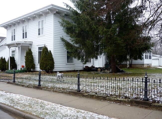 611 N Water St, Unit #4, Unit #4