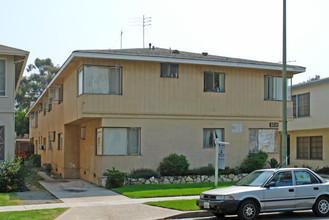 3320 S Durango Ave in Los Angeles, CA - Building Photo - Building Photo