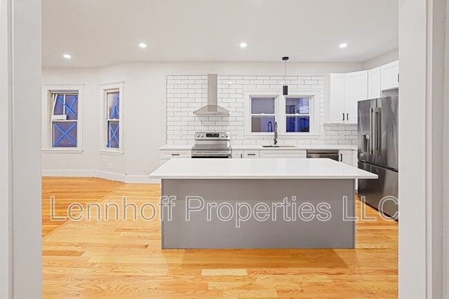 28 Clark St in Malden, MA - Building Photo - Building Photo