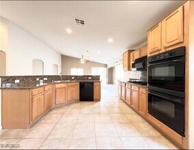 8161 Cane Creek Mill Ct in Las Vegas, NV - Building Photo - Building Photo