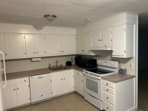 The Meadows Apartments in Barrington, RI - Building Photo - Building Photo