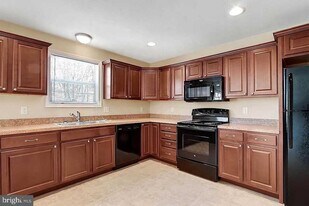 180 Breezewood Dr in Hanover, PA - Building Photo