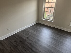 2562 Sibley Dr in Atlanta, GA - Building Photo - Building Photo