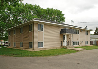 917 9th St in Farmington, MN - Building Photo - Building Photo