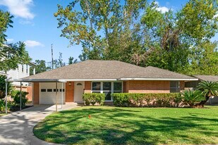 9614 Long Branch Ln in Houston, TX - Building Photo
