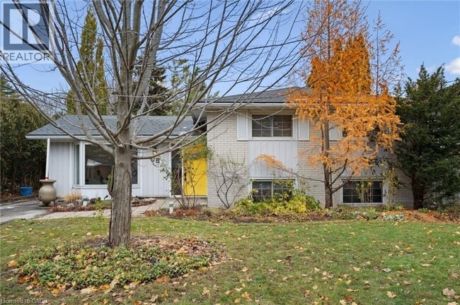 property at 52 Avon Rd