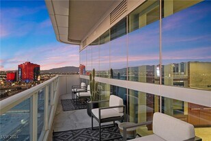 4471 Dean Martin Dr in Las Vegas, NV - Building Photo
