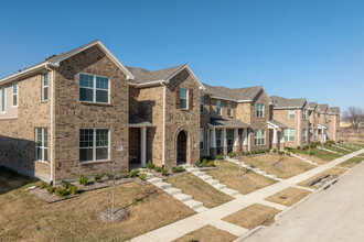 Cloverleaf Crossing Townhomes in Mesquite, TX - Foto de edificio - Building Photo