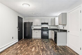 555 Diamond Hill Rd in Woonsocket, RI - Building Photo - Building Photo