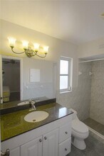 3431 Dunbar Dr in Sarasota, FL - Building Photo - Building Photo