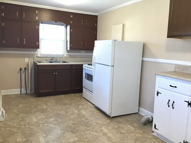 1329 Eisenhower Rd in Rock Hill, SC - Building Photo - Building Photo