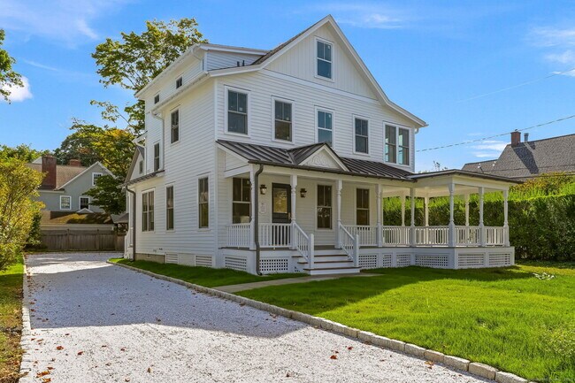 134 Rowayton Ave in Norwalk, CT - Building Photo - Building Photo