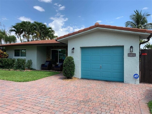 1729 NW 37th St in Oakland Park, FL - Building Photo - Building Photo