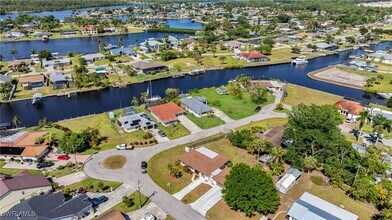 2106 E Tobago Cir in Ft. Myers, FL - Building Photo - Building Photo