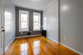 313 Stockholm St in Brooklyn, NY - Building Photo - Interior Photo