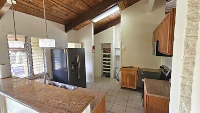 112 S Kalaheo Ave in Kailua, HI - Building Photo - Building Photo