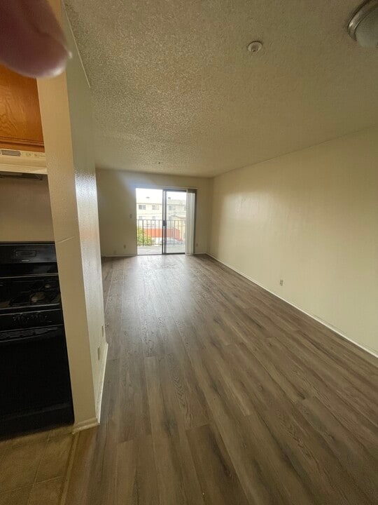 14032 Doty, Hawthorne, CA 90250 in Hawthorne, CA - Building Photo