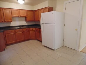 1002 Parkwood Dr in Joliet, IL - Building Photo - Building Photo