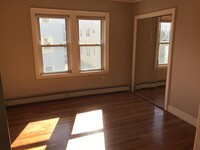 94 Heath St, Unit 1 in Somerville, MA - Foto de edificio - Building Photo