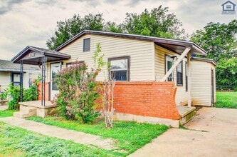 1757 SW 13th St in Lawton, OK - Foto de edificio - Building Photo