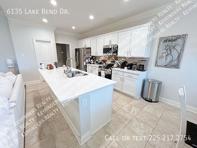 6135 Lk Bnd Dr in Baton Rouge, LA - Building Photo - Building Photo
