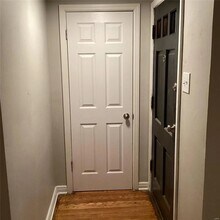 6827 Roberts Ave in University City, MO - Foto de edificio - Building Photo