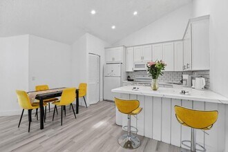 9903 Boca Gardens Trail in Boca Raton, FL - Building Photo - Building Photo