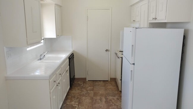 2813 N West Ave in Fresno, CA - Building Photo - Building Photo