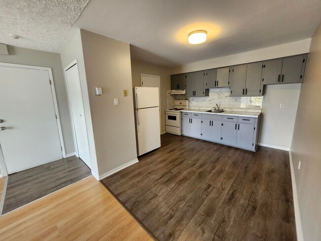 37 Dobbin St in Rothesay, NB - Building Photo - Building Photo