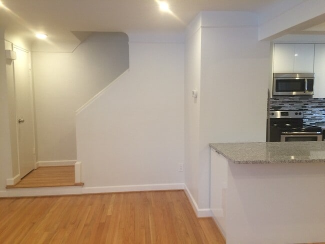 911 N Adams Rd in Birmingham, MI - Building Photo - Building Photo