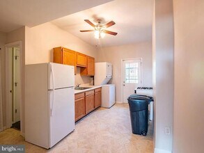 424 E North Ave, Unit 2ND FLOOR in Baltimore, MD - Building Photo - Building Photo