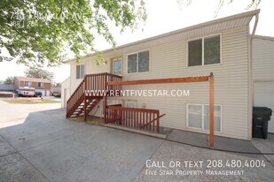 711 Franklin Ave in Pocatello, ID - Building Photo