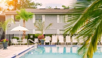 The Commons in Jacksonville, FL - Building Photo