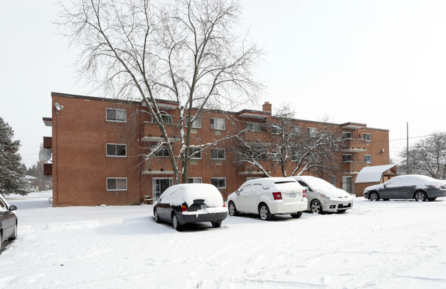 Woodland Trail Apartments in Waterloo, ON - Building Photo - Building Photo