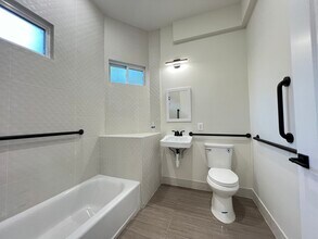 44 Van Nostrand Ave, Unit 4 in Jersey City, NJ - Building Photo - Building Photo