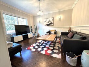 5 Sonny Trail in White Plains, NY - Building Photo - Building Photo