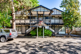 Rickshaw Apartments in Eugene, OR - Building Photo - Building Photo