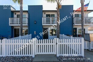 233 Elm Ave in Imperial Beach, CA - Building Photo