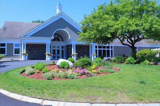 6 Goldfinch Ln in Nashua, NH - Foto de edificio - Building Photo