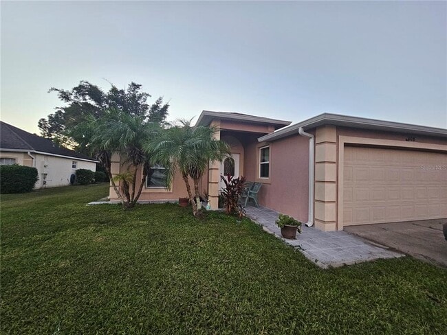 property at 2408 Lincolnshire Ct