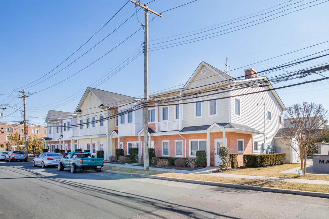 Marconi Villas in Copiague, NY - Building Photo